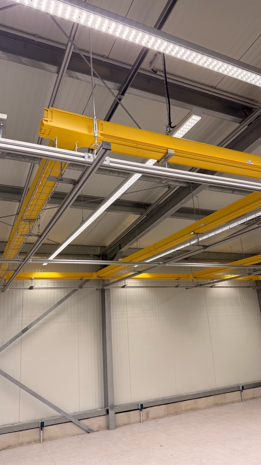 Kabeltragsysteme und technische Infrastruktur